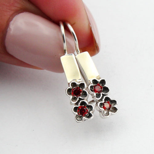 Hadar Designers Red Garnet Earrings floral 9k Gold 925 Sterling Silver (s 1121)