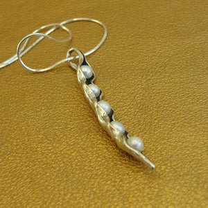 Silver long White Pearl Pendant Necklace Handmade Hadar Designers Unique Art(ms)Y