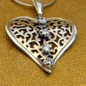 Hadar Designers Filigree zircon Heart Pendant Handmade Sterling Silver (NS ) y