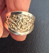 Load image into Gallery viewer, Filigree Ring 9k Yellow Gold 925 Sterling Silver size 7 Hadar Designers (I) LAST