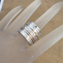 Load image into Gallery viewer, Swivel Ring 9k Gold Sterling Silver sz 8.5, 9 only Hadar Designers (B) LAST