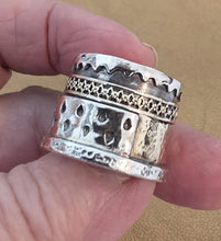 Load image into Gallery viewer, Swivel 9k Yellow Gold Sterling Silver Ring 7.5,8 Hadar Designers (I r367)LAST