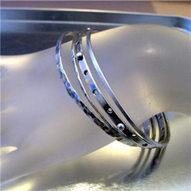 Hadar Designers 4 bangle bracelet set 925 sterling silver handmade textured (v)y