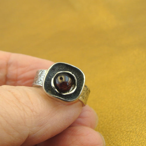 Hadar Designers Handmade Sterling Silver Red Garnet Ring size 6.5, 7(S) y
