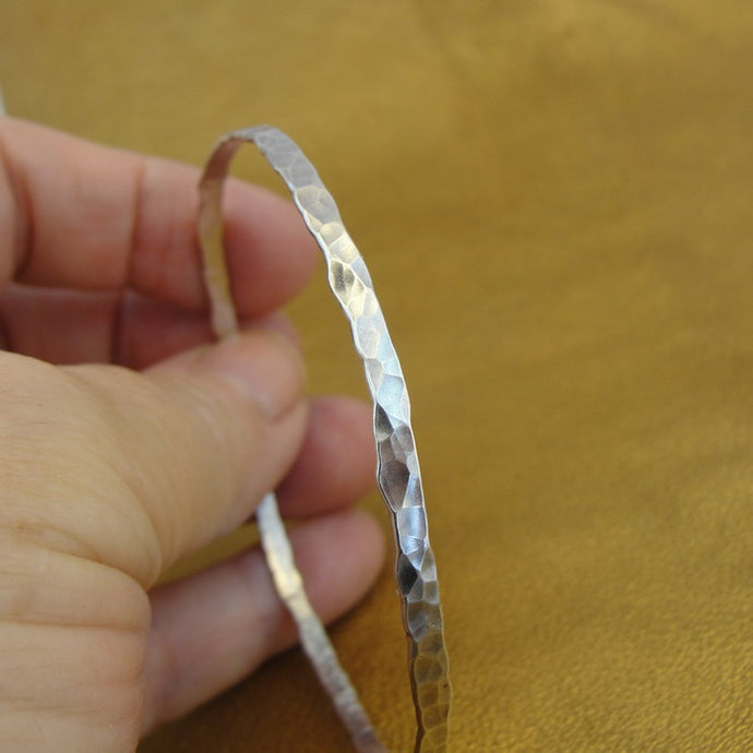 Hadar Designers Sterling Silver Bangle Bracelet 3mm Handmade Hammered (V)