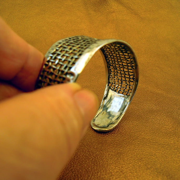 Cuff Bracelet 925 Sterling Silver Small  NET Handmade Hadar Designers (H 3141)y