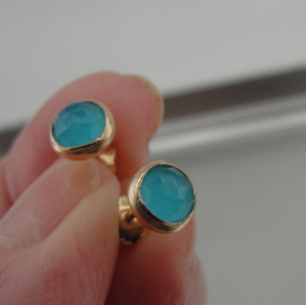 Hadar Designer  14k Yellow Gold Fil Stud Earrings Blue Ocean Q Handmade (v) Y
