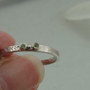 Hadar Designers Delicate Sterling Silver Peridot Ring sz 7.5,8 ()  Great Gift