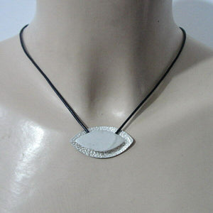 Hadar Designers Handmade Sophisticated Leather 925 Sterling Silver Pendant (H)5