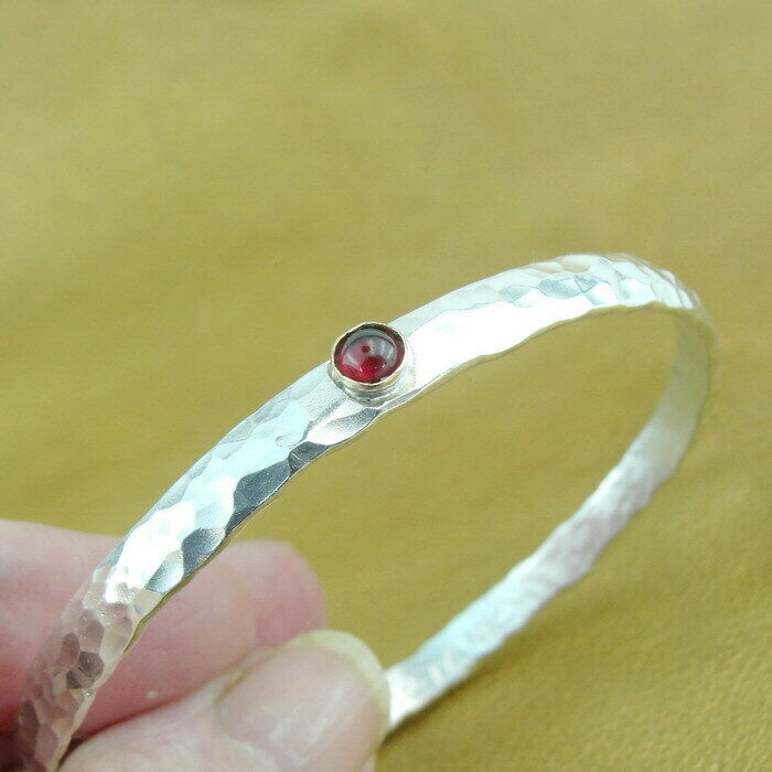 Hadar Designers 925 Sterling Silver Garnet Hammered Bangle Bracelet Handmade (v