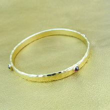 Load image into Gallery viewer, Hadar Designers 14k Yellow Gold Fil Garnet Hammered Bangle Bracelet Handmade (v